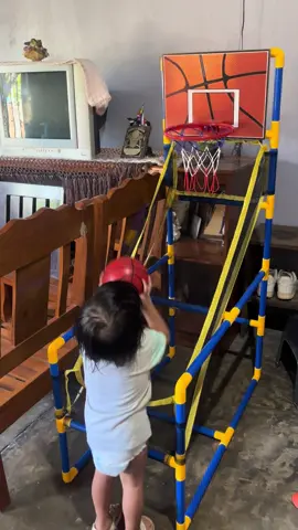 Tambayan na ito ng anak ko. Mala Arcade basketball ring #basketball🏀 #toysforkids 