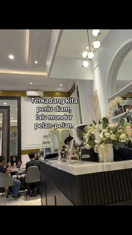 Aku sedang tidak ingin bersaing dengan wanita manapun #mundur #pelanpelansaja #mendua #sadar #maaf #harusnyadaridlukuhilang 