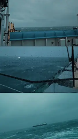 So sieht aus den verschiedenen Perspektiven aus, wenn wir ein Schiff schleppen, dass mit eigener Maschine nicht mehr fahren kann. #northsea #towing #salvage #work #lovemyjob #tuglife #storm #content #bestcrew #getitdone #waves 