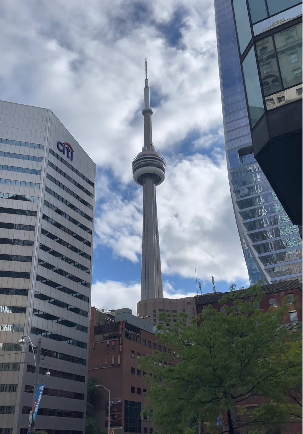 Running thru the 6 with my woes. Tourist tings in Toronto, Canada 🇨🇦
