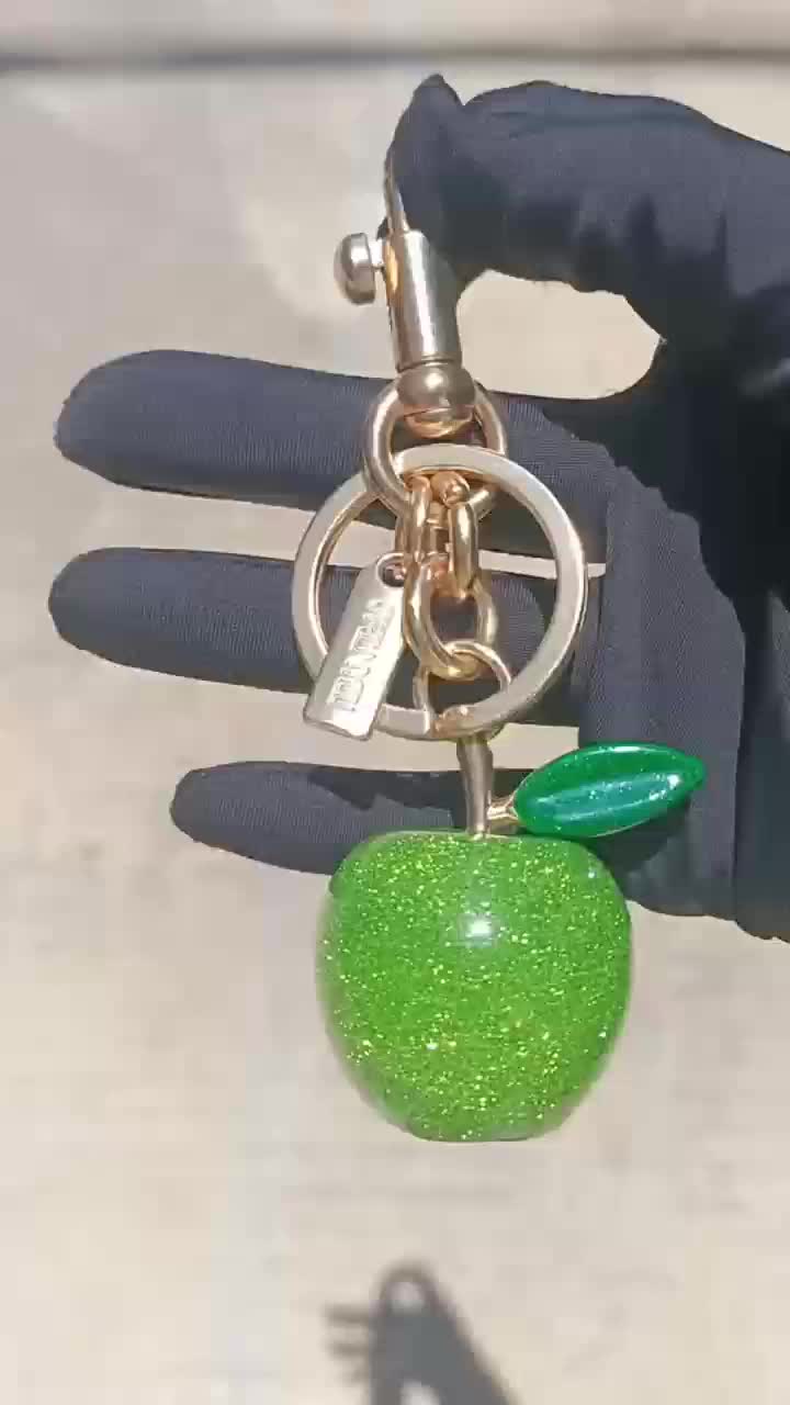 {Keychain} Cute big apple keychain bag pendant, suitable for holiday gifts for couples, women, friends 