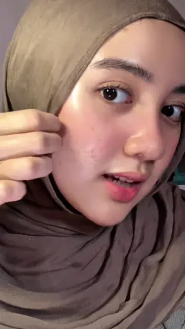 seneng banget kalo ketemu warna hijab yang bikin muka cerah😍
