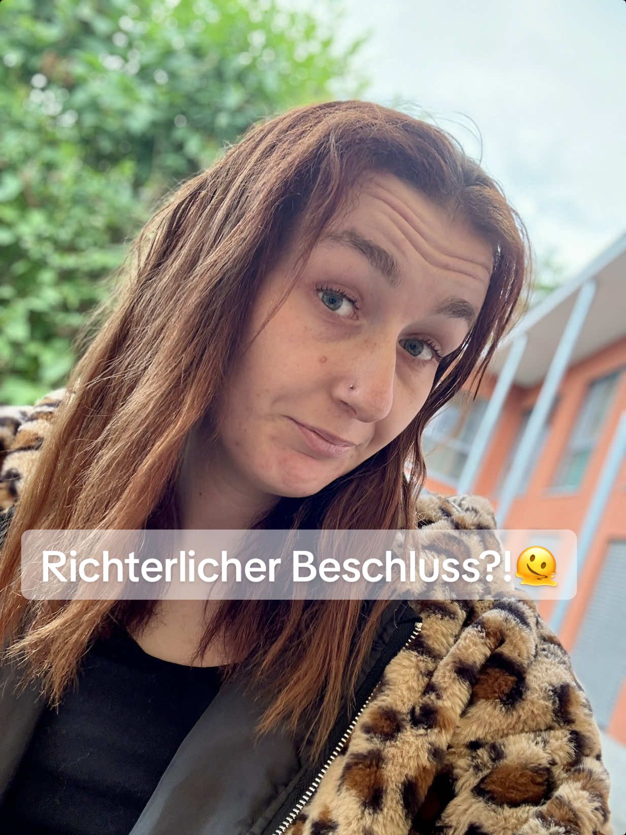 Ich bin delulu genug, um zu glauben, dass wenn der richterliche Beschluss in 3 Wochen rum ist, ich dann nach Hause gehen darf🤡 Aber to be honest: bin mir nicht so sicher, ob das klappt, denn aktuell habe ich ja noch nicht mal Ausgang in Begleitung 😂🫠✌🏻  Wish me luck 🍀🧡  (PS: nicht wundern, das hier ist ein Repost, weil mich bei der ursp Version etwas gestört hat) #MentalHealth #psychiatrie #klinik #geschlossenepsychatrie #richterlichenbeschluss #psychischegesundheit 