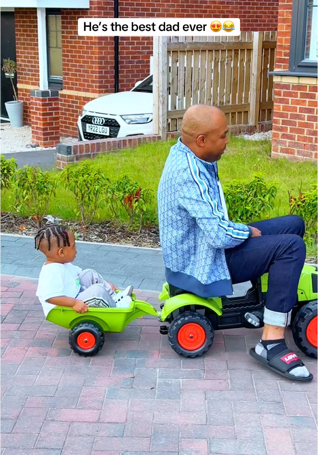 He’s the best dad ever 😍😂 #olivia_chukwu 