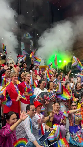 นางสาวแพทองธาร ชินวัตร นายกรัฐมนตรี เข้าร่วมงาน “Bangkok Pride Festival 2025” (บางกอกไพรด์ เฟสติวัล 2025) เพื่อร่วมเฉลิมฉลอง Pride Month ไปกับชาว LGBTQIAN+@ingshin21 #แพทองธารชินวัตร#bangkokpride 