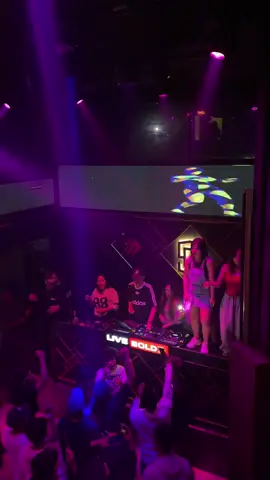 dj kiss it better pemandu karaoke sedih remix, southgate solo seru banget 💖🤙 #fypシ #karaoke #pemandukaraokesedih #fyp #pemandukaraoke #party #karaokeparty 