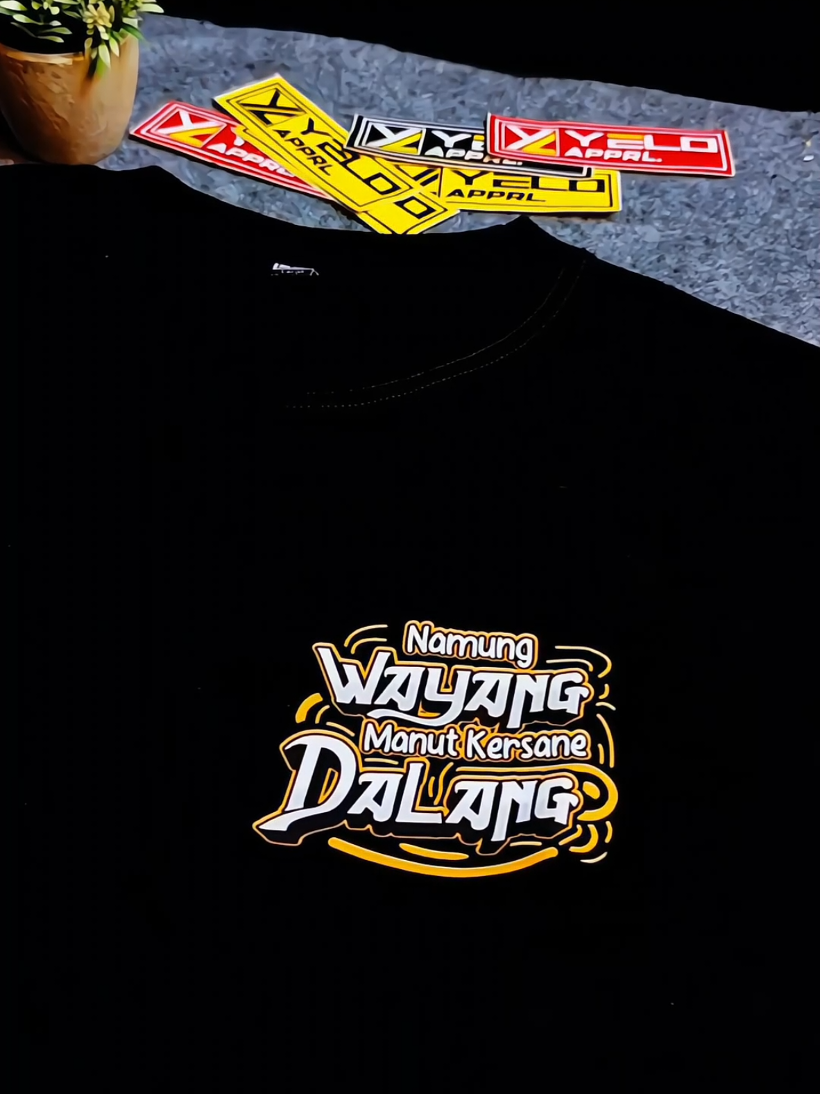 Namung wayang manut kersane Dalang 🍂 #kaoskatakata #kaosjawa #fyppp #darinsshop #wayang #dalang 