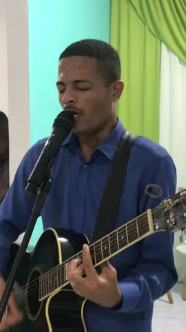 Eu não sou guiado pelo homem #gospel #hino #jesus #fyp 