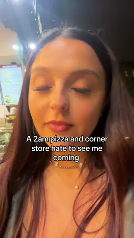 This is part of my spiritual healing journey #latinacontentcreators #girlsweekendgetaway #nyc #pizza #latenightsnack #girksinnyc 