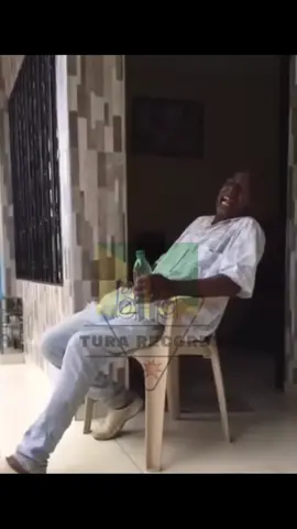 Quién me está haciendo enojar a mi tío paisa.😭😭😭😭🤣🤣#turarecords #viral_video #buenaventura #risas 