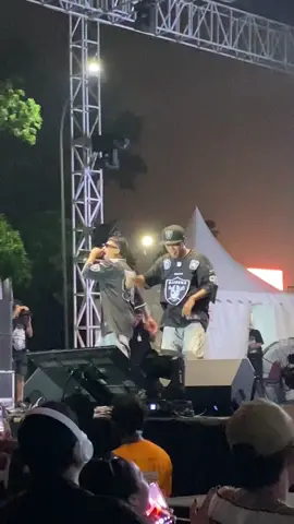 Emang dasar Baji*** kamu mas 😂🤣🤣 dj emang dasar seruuuu 💃💃 @NDX AKA @Ceria Fest 2025  #ndxaka #emangdasar #ceriafest #konser #tmii #jakarta #konserndxaka #ndxakafamilia #beranda #fyp #fypage #xyzbca #fyppppppppppppppppppppppp 