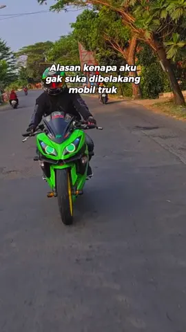 Apakah begitu beratnya jadi seorang laki² 😂 #kytttcorse #agvpistagprr #shoei #greentech #gaijinriderbali #zx25r #kawasakininja #sadstory #CapCut 