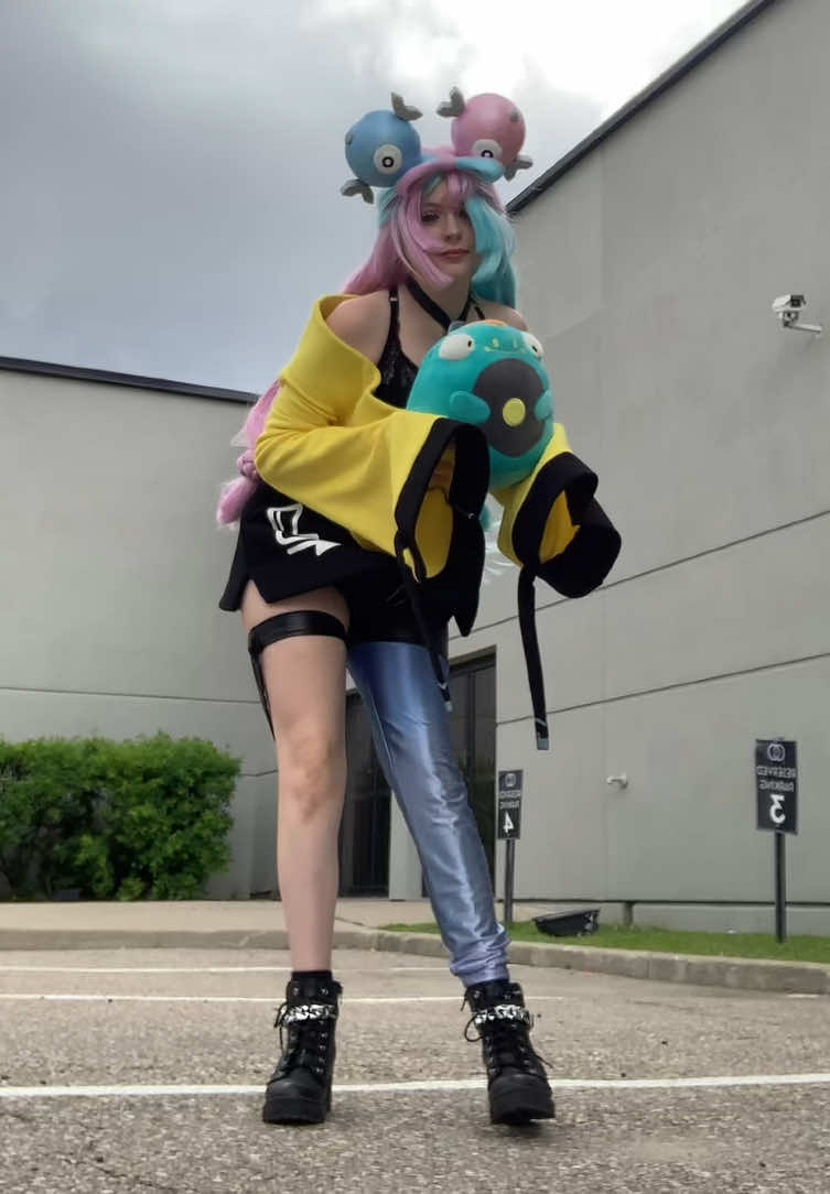 who is ur guys’ fave pokémon i am so curious #pokemon #iono #ionopokemon #cosplay #cosplaydance #dance I didn’t notice the dang jacket was flipped 💔