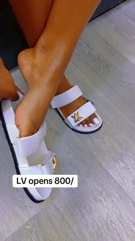 NAIROBI CITY CENTRE 3RD FLOOR SHOP 331💙RONALD NGALA STREET#fyp #wholesalers #sandals #shoebusiness #sandles #eldorettiktokers #mombasatiktokers #kisumutiktoker #women #isiolotiktkok #viral #nairobitiktokers #business 