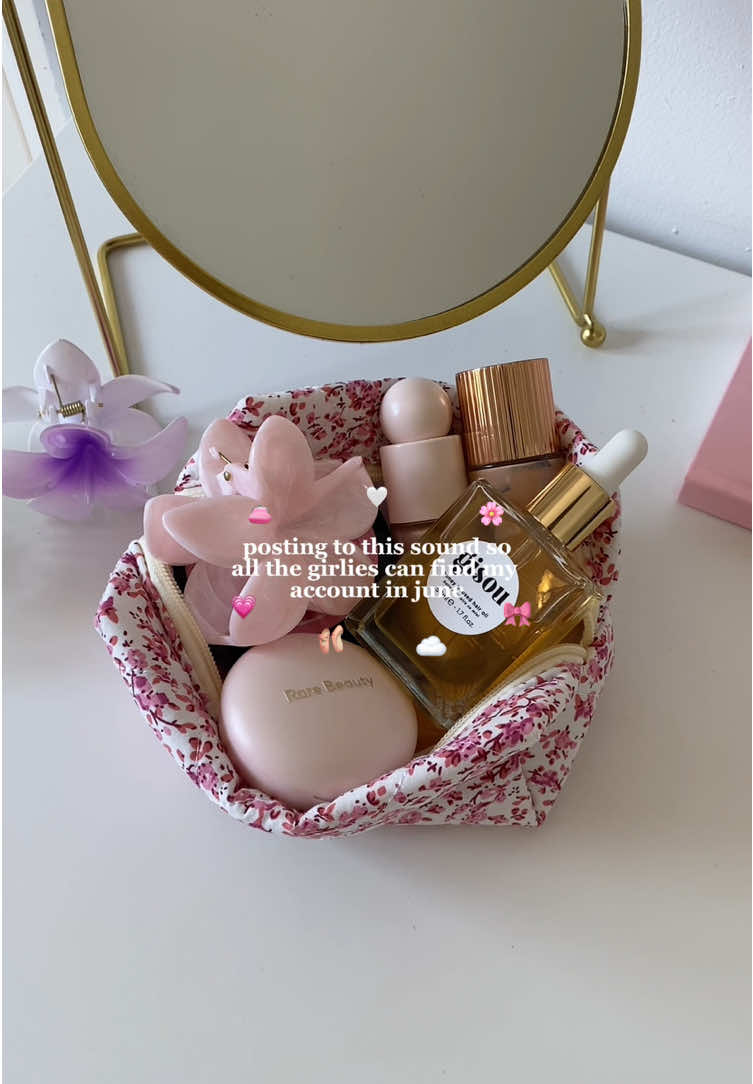 Happy 1st of June!!💞💗 #firstofthemonth #girlytok #pinkaesthetic #girlythings #aestheticvideos #cleangirl #softgirl #pinktok 