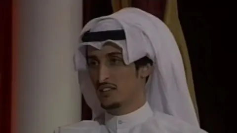كنت احسبك لي حبيتك وعزيتك .            #شريان_الديحاني #تيم_المصممين #جـــٓـفـَـا 