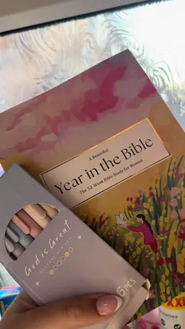 A beautiful year in the Bible  The 52 week Bible study for women  #christianity #bible #biblestudy #jesus 