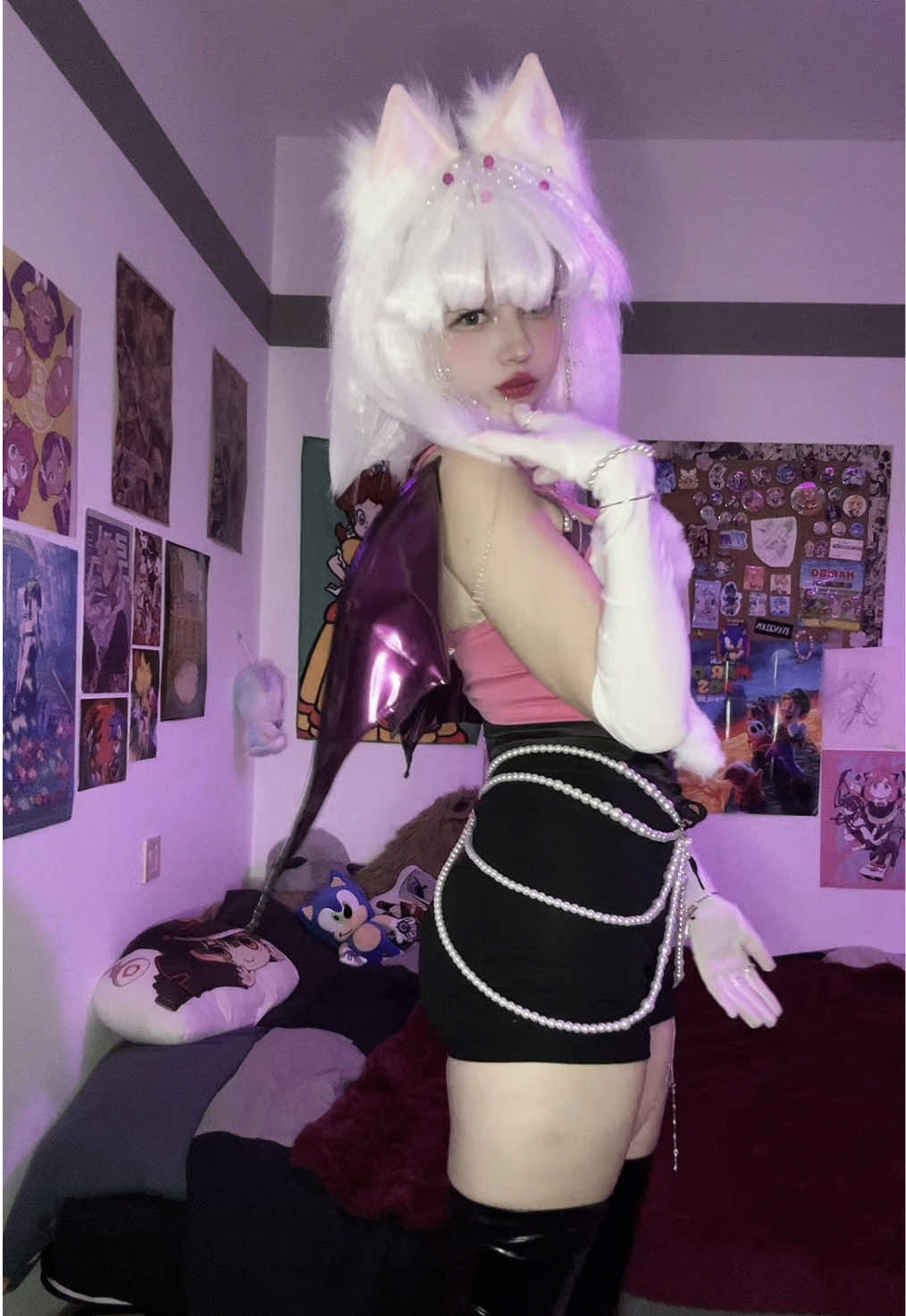 So excited to wear her to con 🤭 #cosplayer #shadowthehedgehog #soniccosplay #sonicthehedgehog #sonic #rougethebat #rougethebatcosplay 