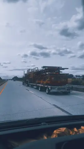 Only cool thing about going far away for work on a Sunday!!!#fypシ゚viral🖤tiktok #fypシ゚ #peterbilt 