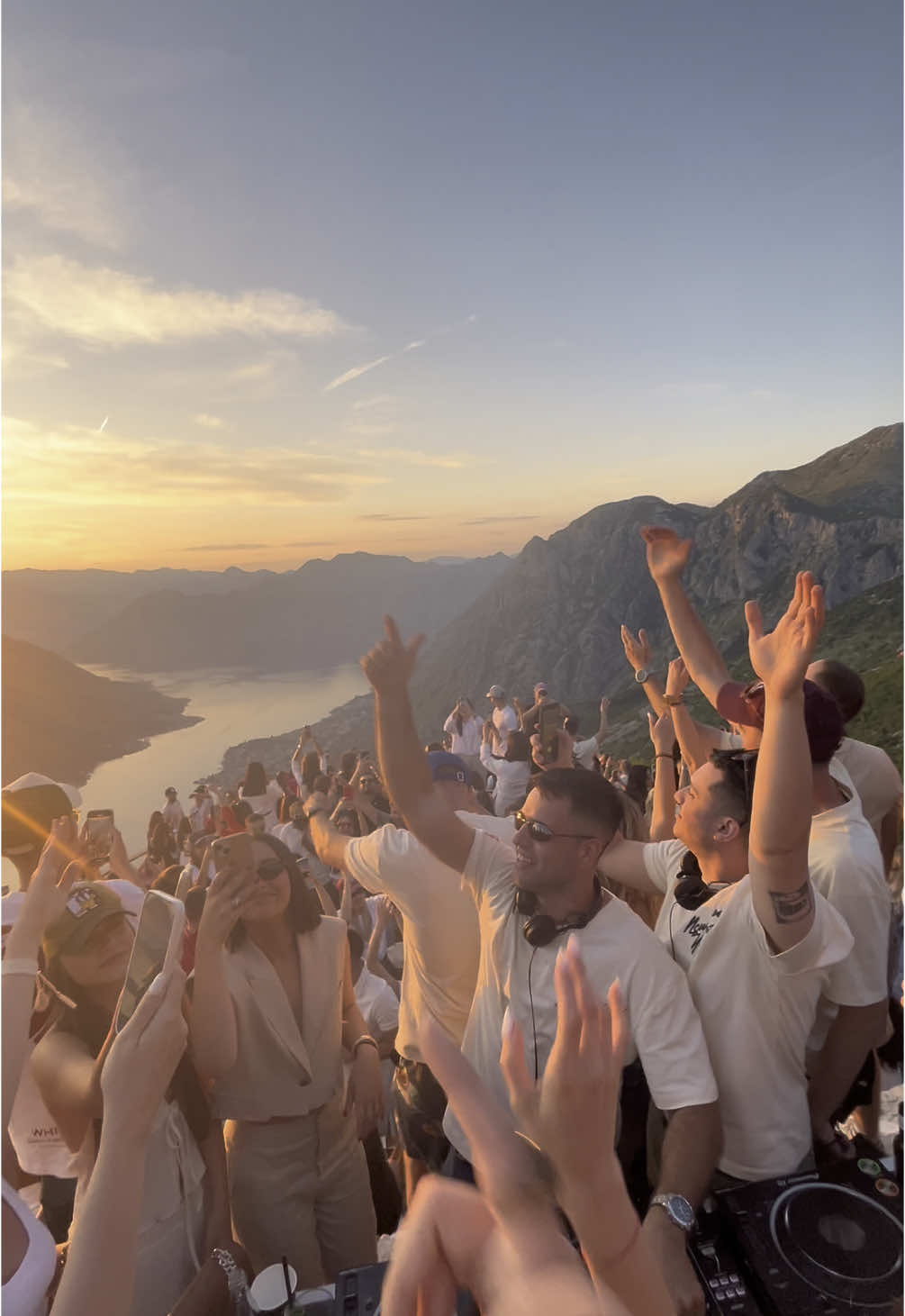 just a casual sunday☀️ #montenegro #Summer #summer2025 #crnagora🇲🇪 #horizont #party #sunday #fyp #foryoupage 