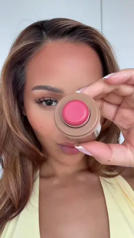 Finishing touches 🧈 @rhode skin @Valentino.Beauty @maccosmetics @Diorbeauty #makeup 