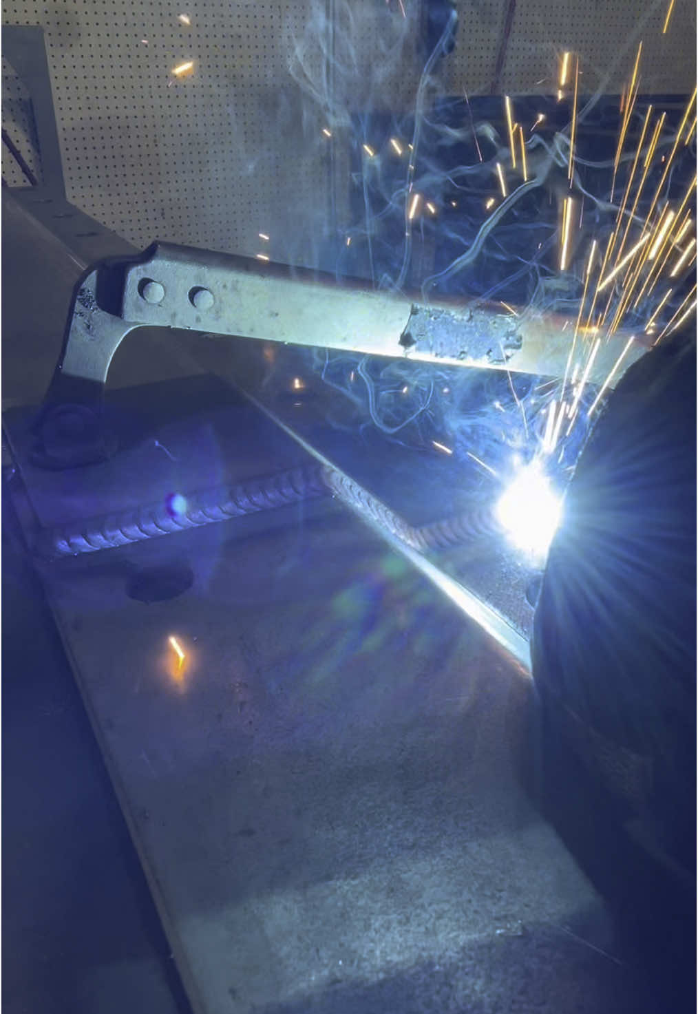 #millermatic255 #shortcircuitmig #bluedemon #migliketig #migweld #migbeads #mig #migwelds #migwelder #migwelding #welder #welding #weldinglife #weldtok #welds #weld #weldbead #weldingcartel #weldernation #welders #weldnation #fyp #viral #explorepage #weldingpattern #howtoweld
