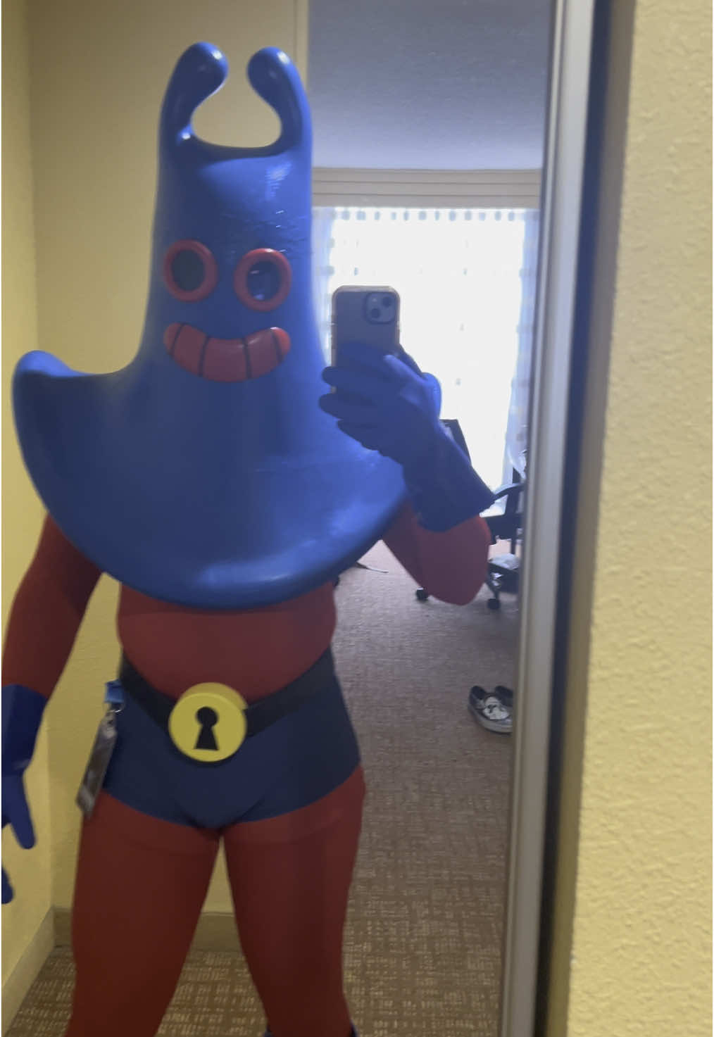 @dreamcon Man Ray 🥱 #dreamcon2025 #dreamcon #fyp #cosplay #fypage #viral #spongebob #acidmonkeykart #manray 