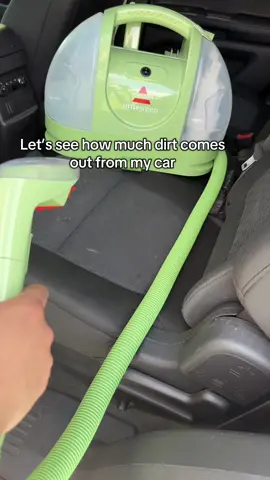 When you think your car is clean but in reality it’s really not.. #bissell #clean #carcleaning #bisselllittlegreen 