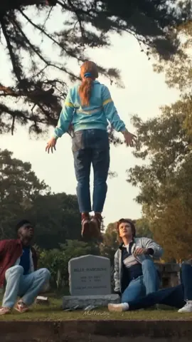 se estreno el tráiler de la 5 temporada y empezó a sonar: #runningupthathill #strangerthings #dustin #max #once #lucas #will #mike #steve #nancy #jonathan #joyce #hopper #vecna #subespañol #lyrics #paratii #foryoupage #fyp 