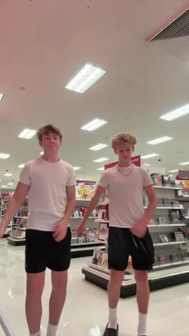 #fyp #viral #minnesota #target #newdancechallenge #trending #makemeviral #fakebody #tiktokdance #sunday #like #phillytiktok #xyzbca @Caden Coulter 