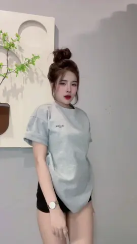 Áo phông nhảy nè😌😌 mặc áo thun đi chơi là hết nấc vừa đẹp vừa dễ mặc lại thoải mái.😂