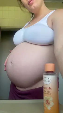 My stretch marks are non existent cause of this ! 😍🥰 #pregnancy #pregnant #pregnantlife #pregobelly #pregnancyjourney 