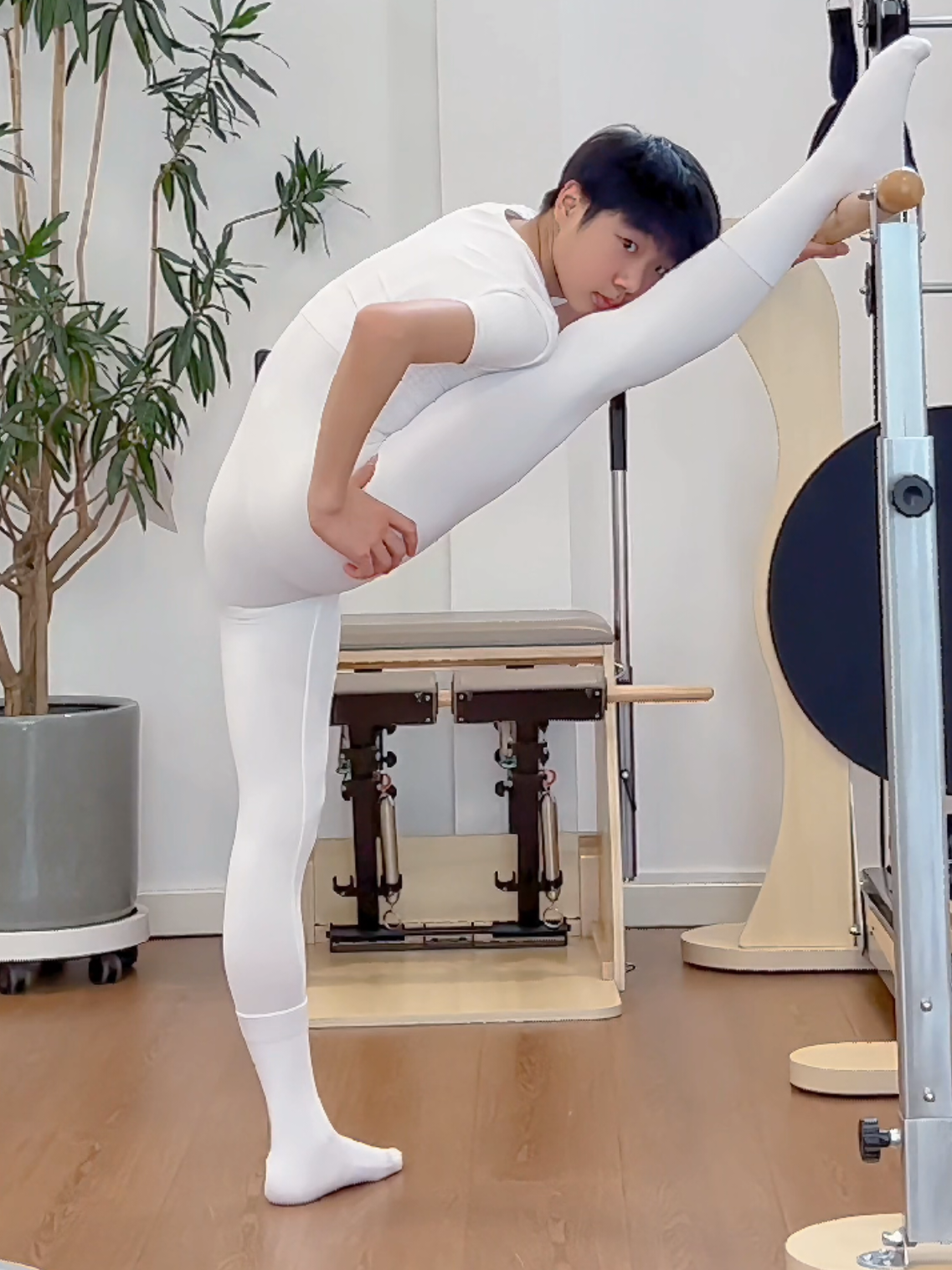 Chinese Ballet Boy Pilates #ballet #tights #maleballet #prince #danseur #dancer #ballerino #balletdancer #maleballetdancer #balletboy #boy #dance #芭蕾 #男孩爱✨ #男孩 #男生 #美少年 