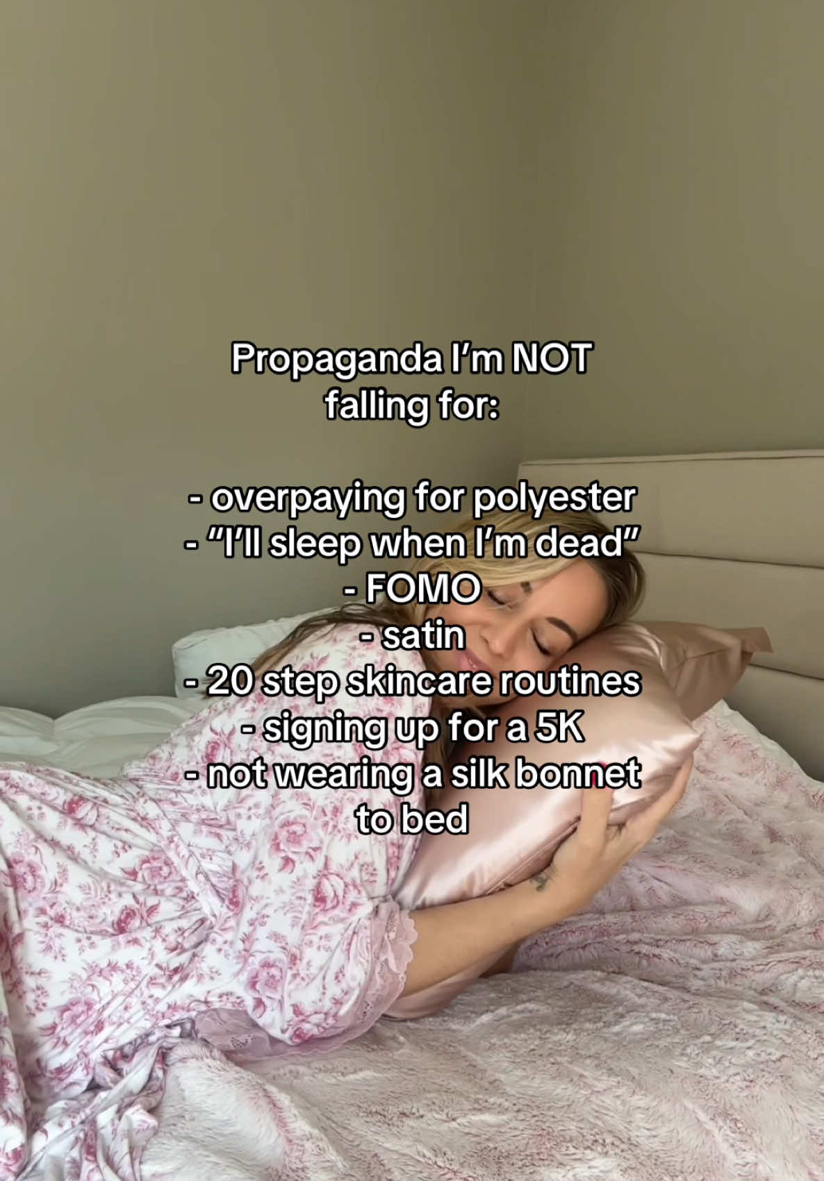 Can’t fool us ✋🏼 We take sleep very seriously over here and you should too 🛌💤 Shop the last day of our Memorial Day Sale now to get the LOWEST price on the BEST night’s sleep 🛍️ #blissybrand #silk #sleep #pillowcase #girlhood #trending