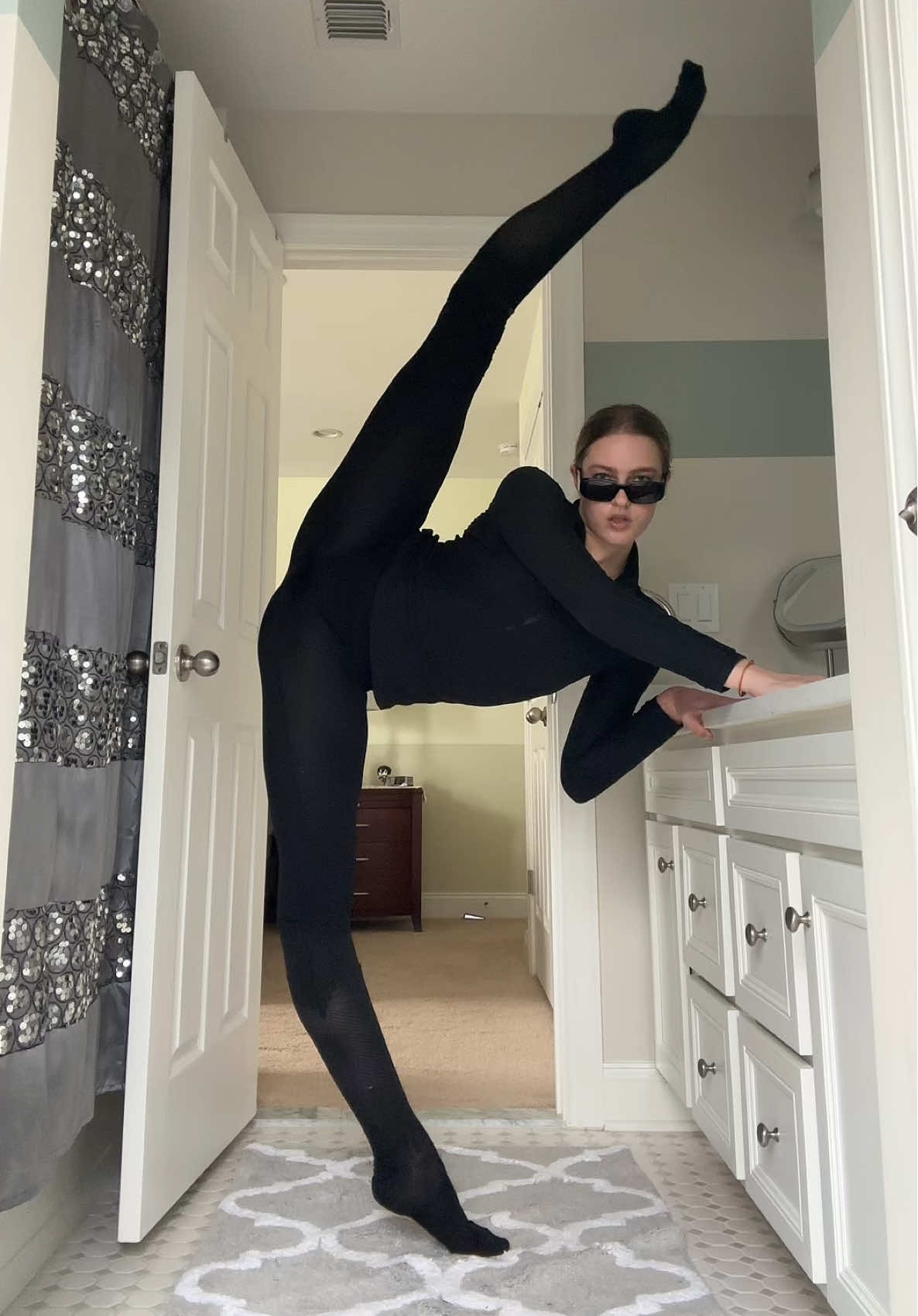 this video is too good not to post another take 🙌🏻 #recommendations #rhythmicgymnastics #melaniiatur #fyp 