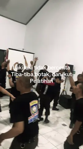 Stecu ( Stelan security ) #satpamindonesia #satpamstory #pendidikansatpam#gadapratama #gresik24jam #fypage #satpam 