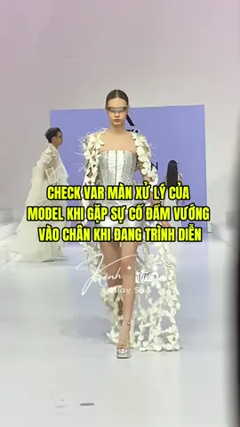 Bạn chấm mấy điểm cho phần xử lý này? #kenhquaysao #showbiznewsbykenhquaysao #IvanTran #TikTikGiaiTri #fashionshow 