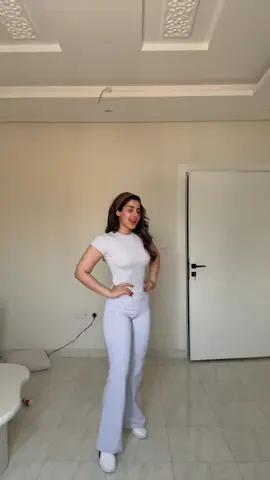 توفي كلعاده يراقب من بعيد🤣