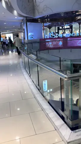 Video mentahan untuk prank orang 🤣🤣 lokasi central park mall  #promomakangajian #CapCut #fyp #jakarta #travel #jajan #centralpark #mall 