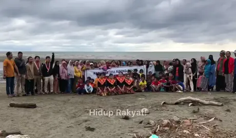 Cabut Izin Tambang Pasir PT YAKUSA TOLELO NUSANTARA di Muara Sungai Budong - Budong.  #menangkanmarhaen #tolaktambangpasir #wargabudongbudong #gmnimamuju 
