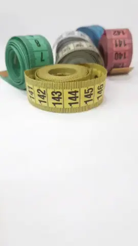 📏💪 Mede tudo com precisão e praticidade! Seja pra costurar, acompanhar medidas corporais ou organizar seu ateliê, essa Fita Métrica Flexível de 150cm é a escolha certa! 🧵👗 Compacta, resistente e super versátil! Ideal pra quem cuida do corpo ou ama trabalhos manuais! ✂️💼 Use na cintura, braço, perna ou onde precisar! 😍 ⚠️ Clique no card e garanta a sua por um precinho incrível! ✅ Produto de qualidade + Envio rápido + Com nota fiscal! #FitaMétrica #CosturaCriativa #MedidasCorpo #AteliêOrganizado #DIYBrasil #ModaSobMedida #CorpoSaudável #TikTokUtilidade #Artesanato #TikTokBrasil