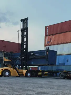 #fyp #xyzabc #surabaya #surabayatiktok #depokontainer #depokontainersurabaya #depokontainerkalianak #kontainer #kalianaksurabaya #icon #indocontainer #indocontainerlines 