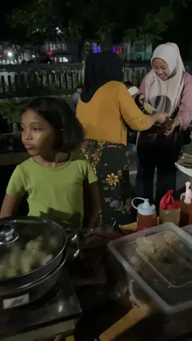 Carfreenite Taman Kota Gerung (31-05-2025) jalan jalan bersama keluarga menjadi tempat berburu kuliner #girimenanglombokbarat #lombok #lomboktiktok #lobar #kuliner #tamankotagerung #lomboktiktok_fyp #lombokbarat #gerung #lombokvirall🌴🌴 