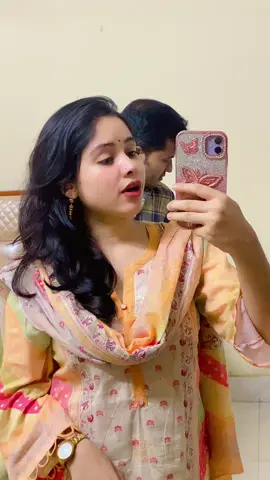 এমনে ভিডিও করতে চাই না।যখণ ভিডিও করি ভিডিও নষ্ট করার জন্য ডং করে😏😡