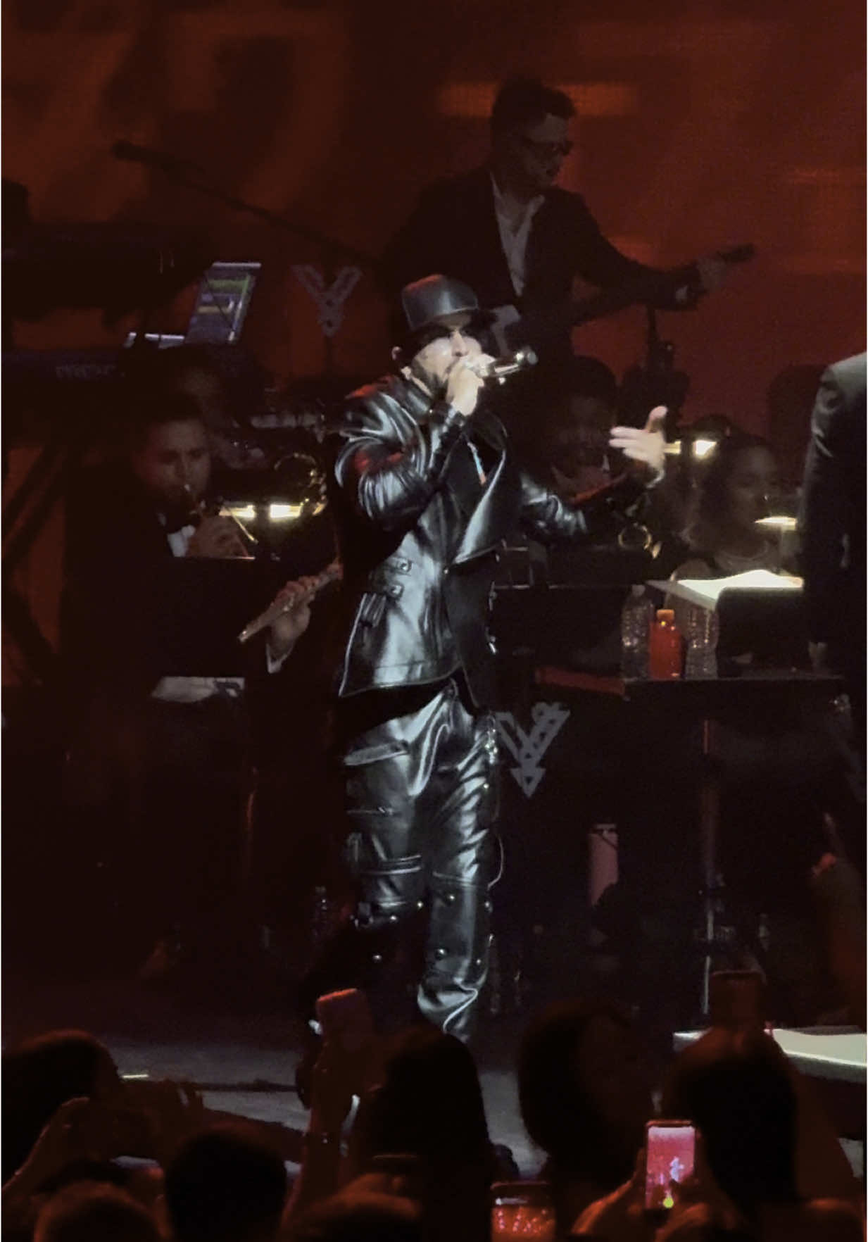 Yandel en el sinfónico 1000/10 ame  #yandel150 #yandel #reggaeton #feid #wisinyyandel #sinfonico #fy #fypシ #fyp 