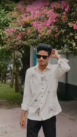 মাঝে মধ্যে নিজের পিক, ভিডিও দেখে নিজেই ক্রাশ খাওয়ার যে ব্যাপার টা,,🤩🤩🥰😊