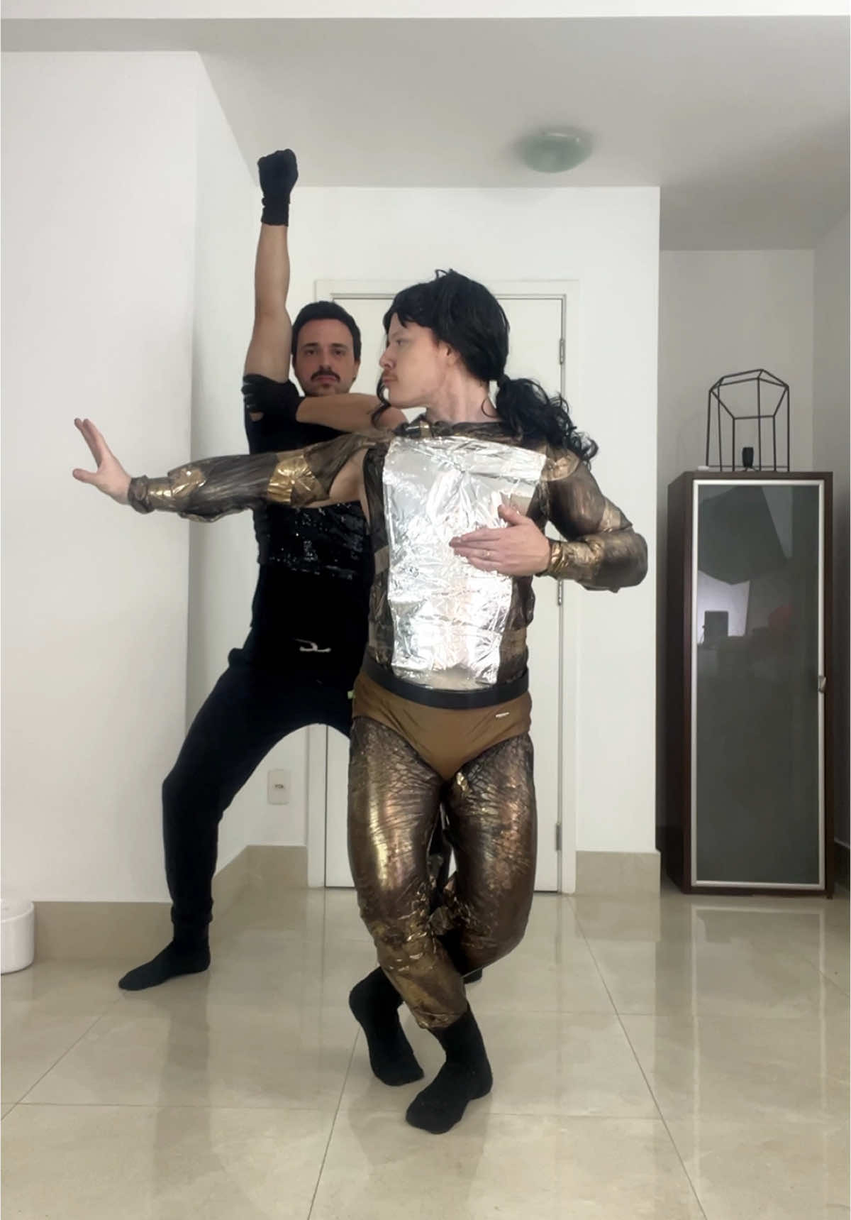 praticamente um dvd pirata do rei do pop 😂🔥