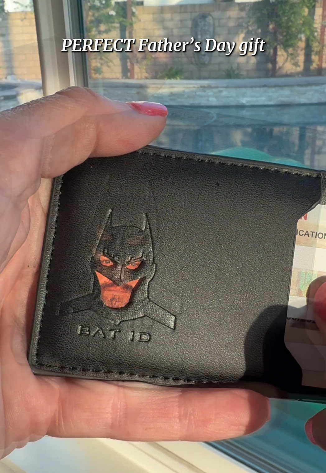 It’s a Batman wallet! #batman #batmanwallet #iambatman #wallet #tiktokshopsummerturnitup #Dealsforyoudays #tiktokshopmemorialday #tiktokshopcreatorpicks #tiktokshopdelightnow #toptiermay #launchpadleaderboard #creatorboostcamp #tiktokshoplevelup