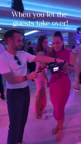 When you let the guests take over . . . #newtrend #wedding #camerarig #filmmaking #cinematography #slog3 #grain #girls #girlpower @FilipWeddings 