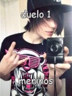 batalha de looks meninos vs meninas...versao emo =p #emo